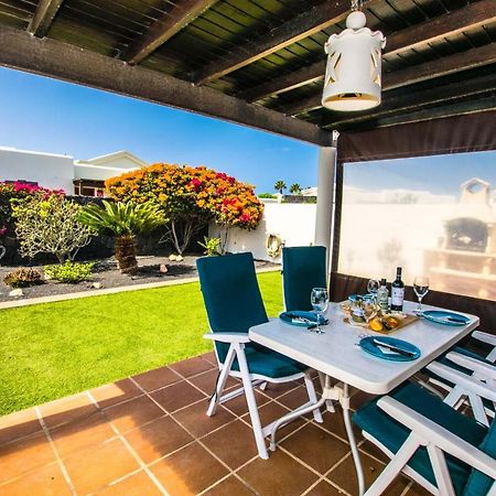 216 - Villa Helena by Villas Now Ltd Playa Blanca  Exteriör bild