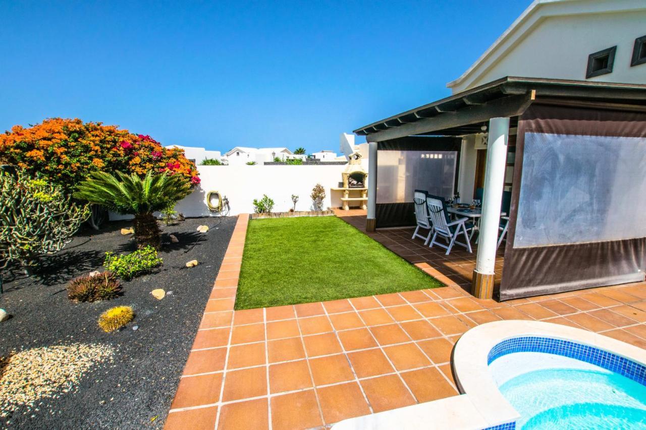 216 - Villa Helena by Villas Now Ltd Playa Blanca  Exteriör bild