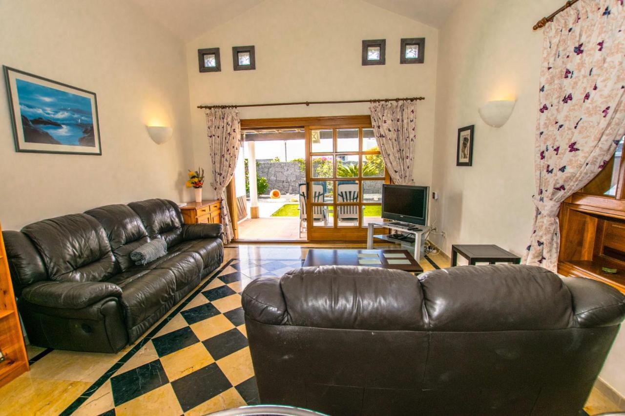 216 - Villa Helena by Villas Now Ltd Playa Blanca  Exteriör bild