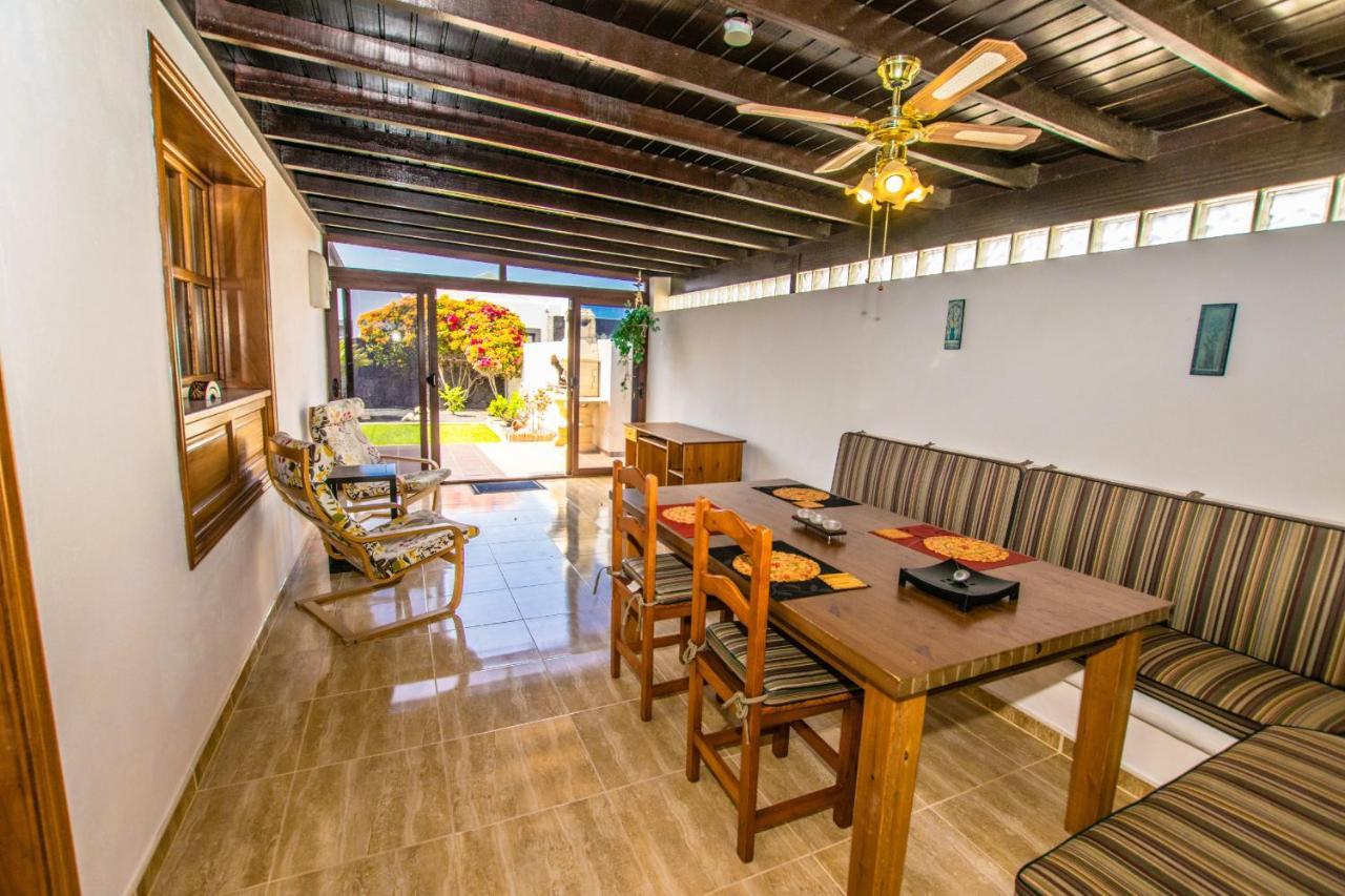 216 - Villa Helena by Villas Now Ltd Playa Blanca  Exteriör bild