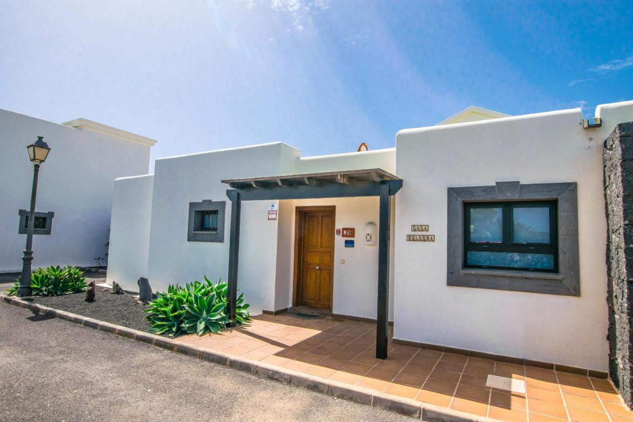 216 - Villa Helena by Villas Now Ltd Playa Blanca  Exteriör bild